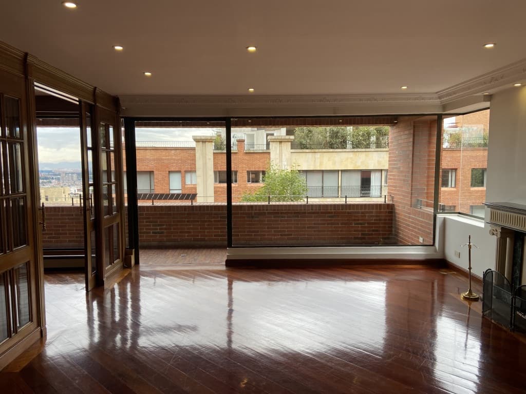 Foto 1 de 18: Apartamento en Los Rosales, Bogotá D.C.