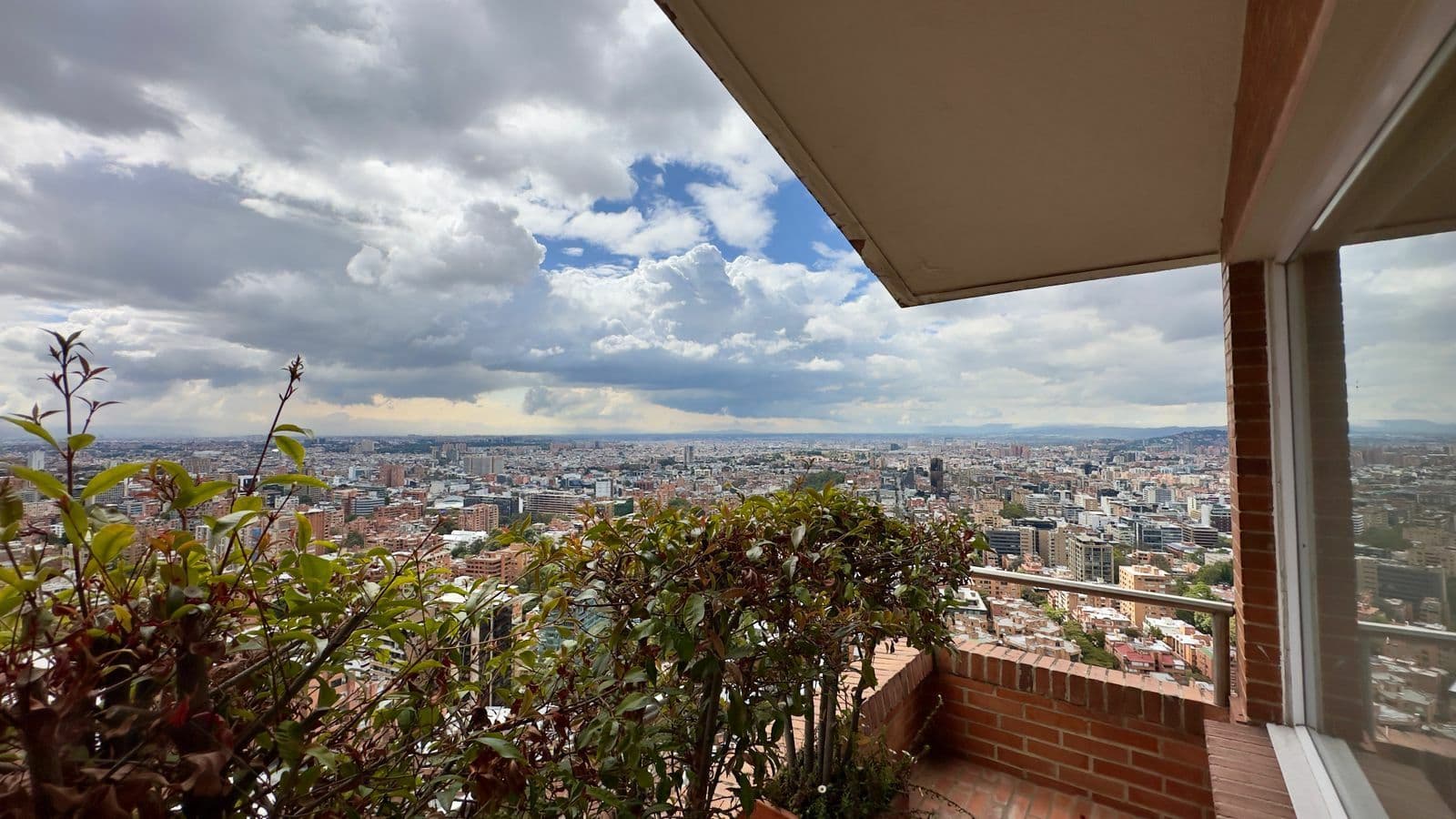 Foto 2 de 17: Apartamento en Los Rosales, Bogotá D.C.