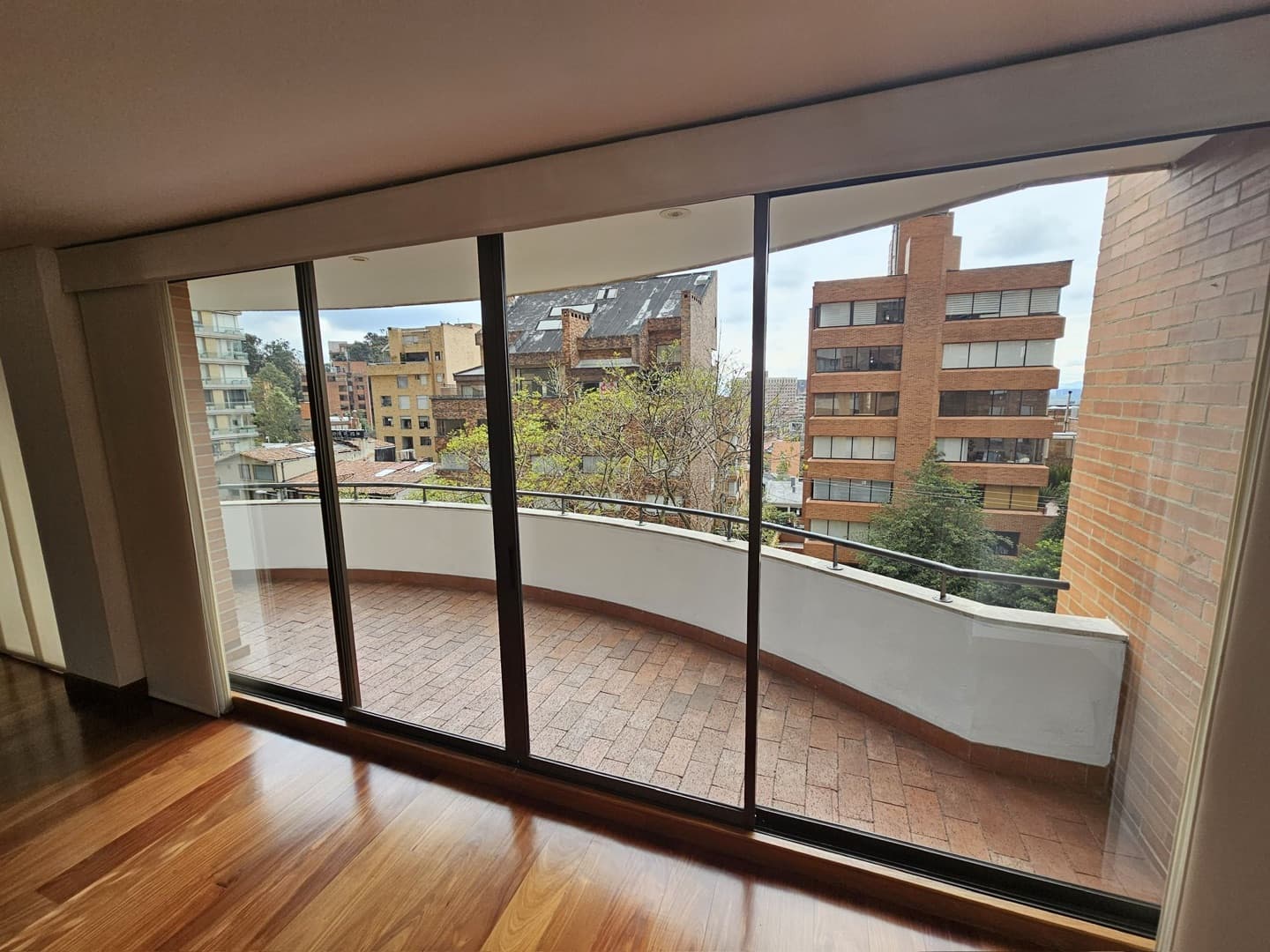 Foto 4 de 20: Apartamento en Los Rosales, Bogotá D.C.