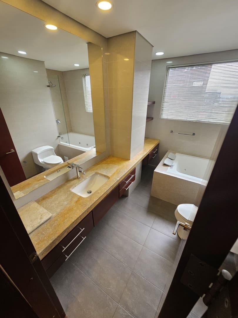 Foto 9 de 20: Apartamento en Los Rosales, Bogotá D.C.