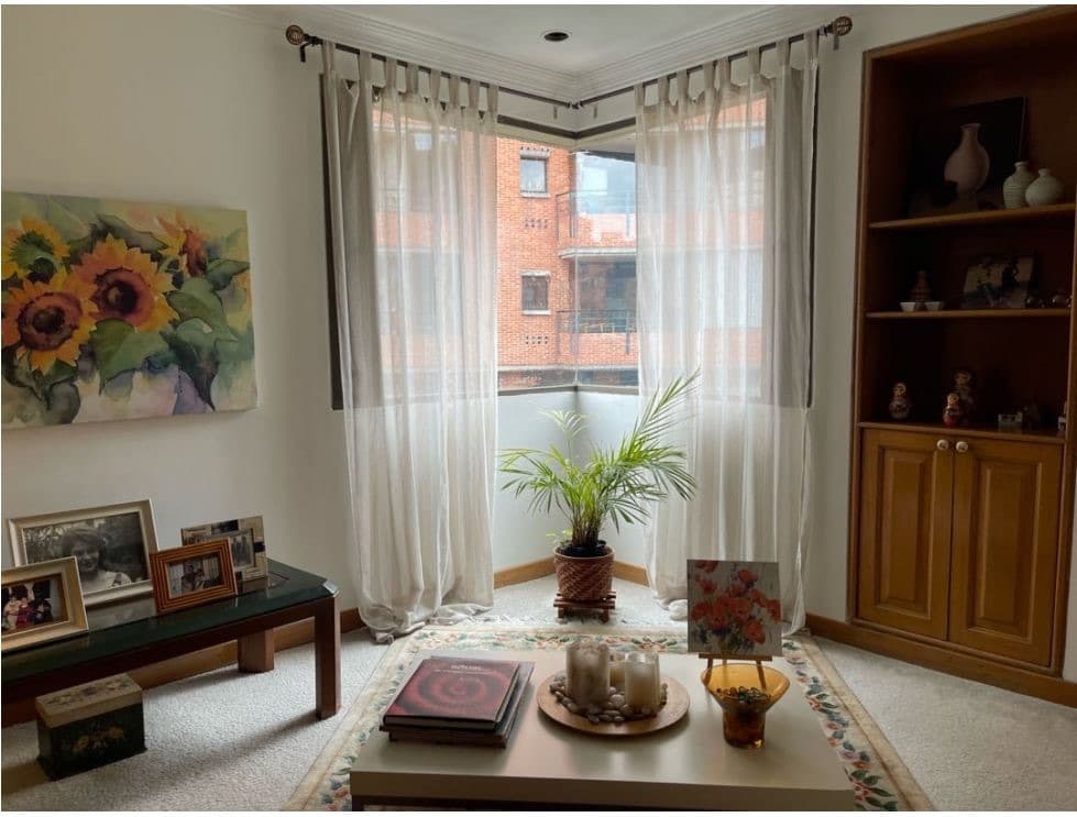 Foto 3 de 14: Apartamento en Los Rosales, Bogotá D.C.