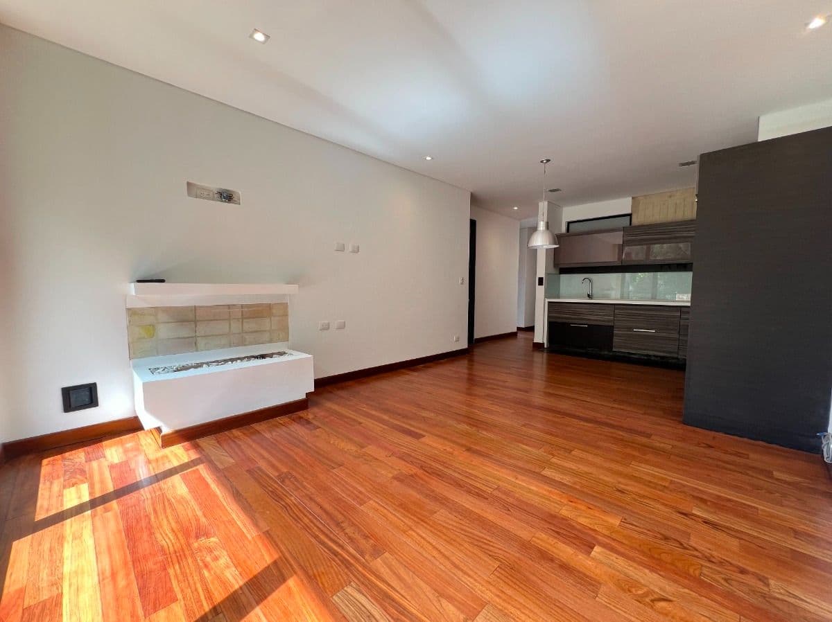 Foto 4 de 10: Apartamento en Los Rosales, Bogotá D.C.