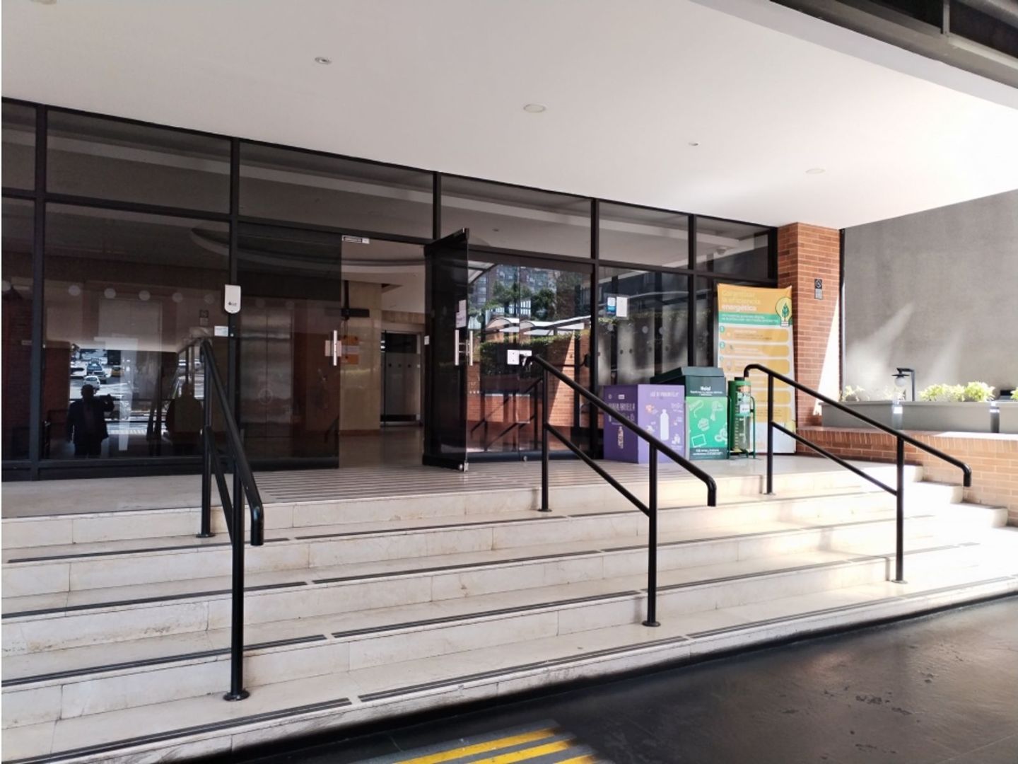 Foto 10 de 20: Edificio De Oficinas en Emaús, Bogotá D.C.