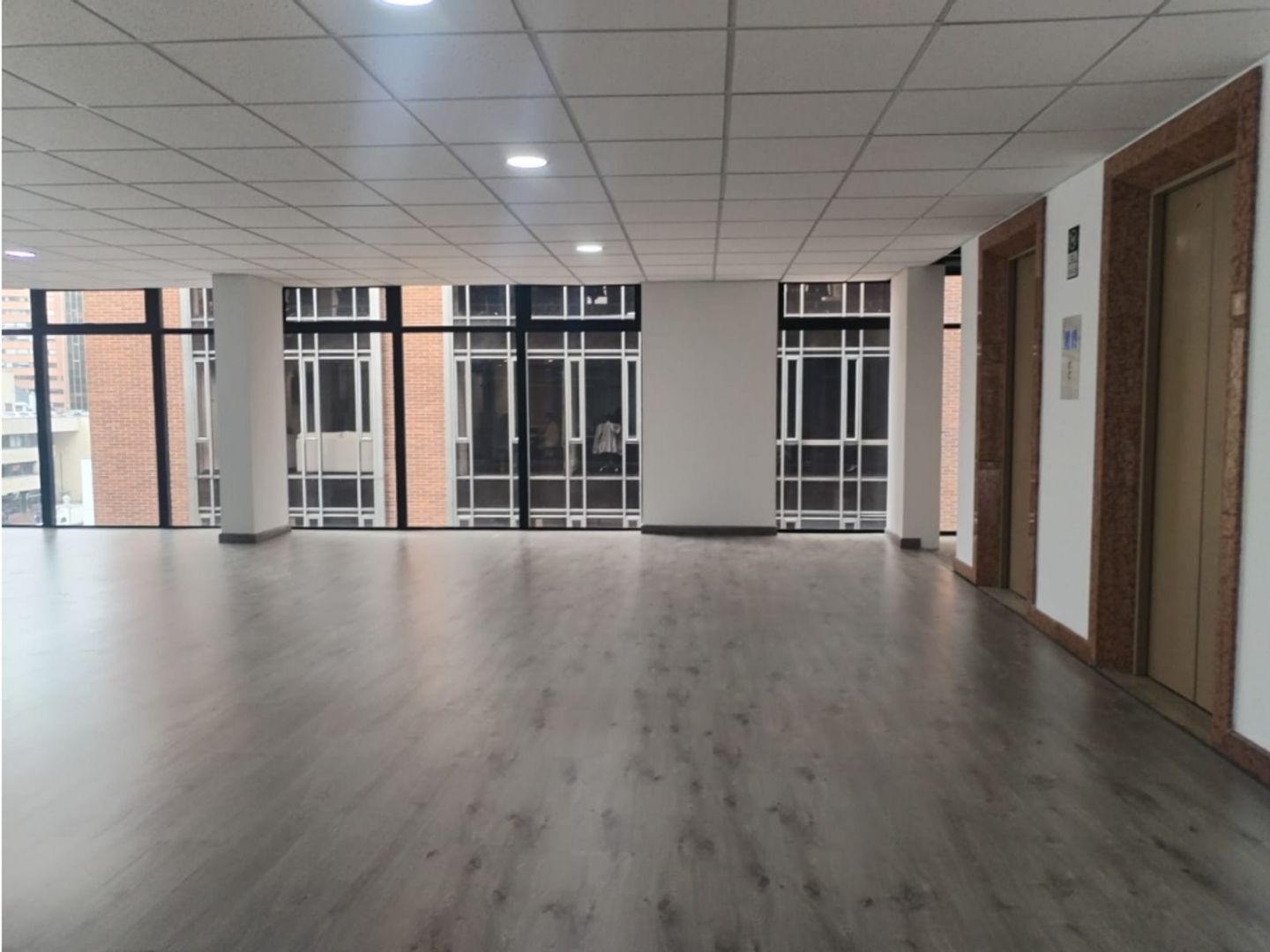 Foto 6 de 20: Edificio De Oficinas en Emaús, Bogotá D.C.