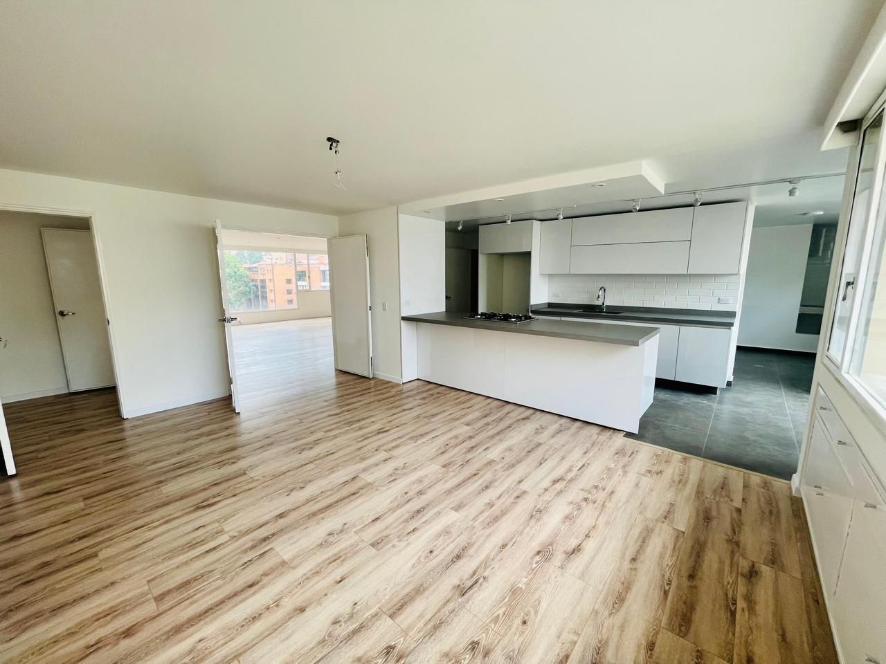 Foto 3 de 6: Apartamento en Bellavista, Bogotá D.C.