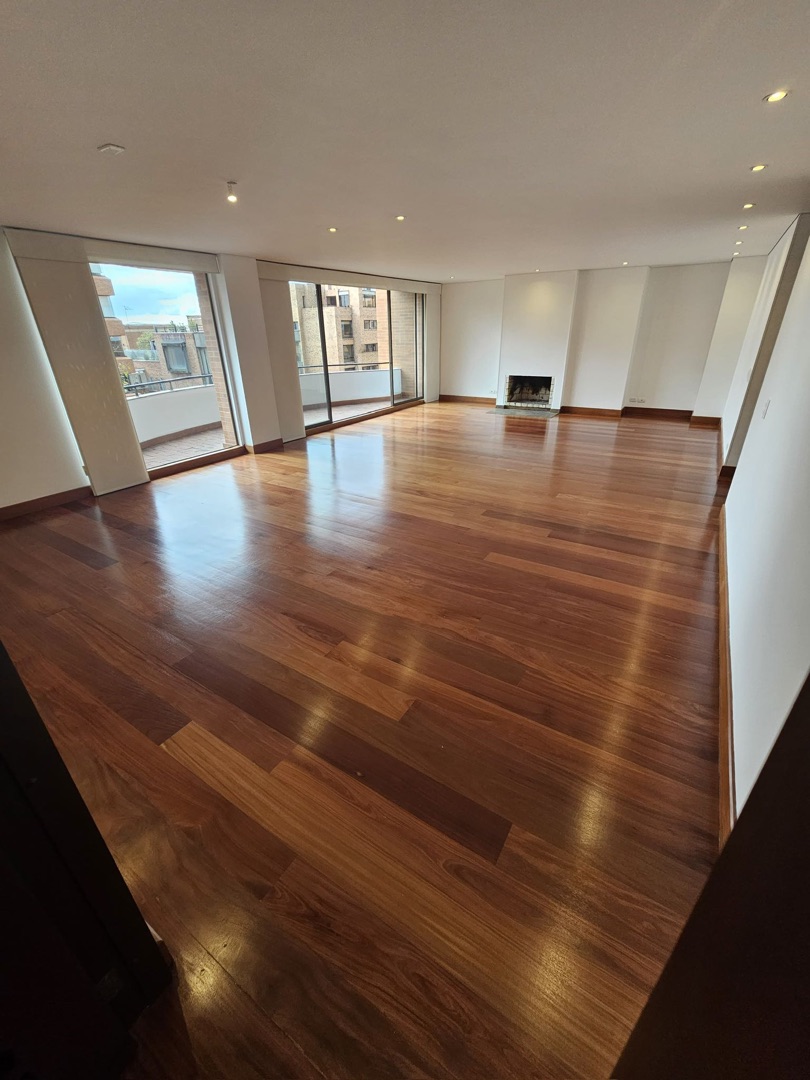 Foto 3 de 20: Apartamento en Los Rosales, Bogotá D.C.