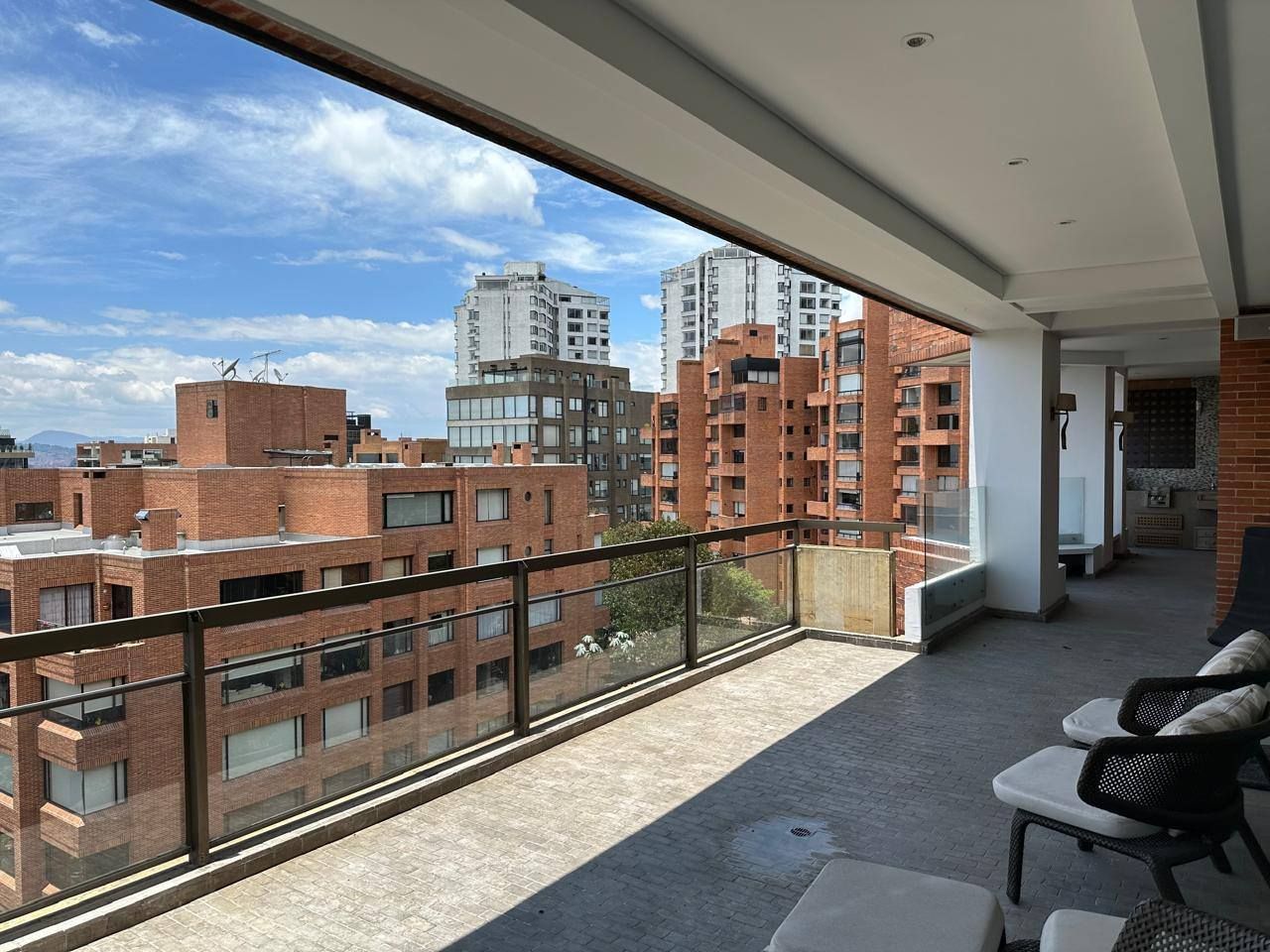 Foto 1 de 6: Apartamento en Los Rosales   Edif Corbaraque, Bogotá D.C.