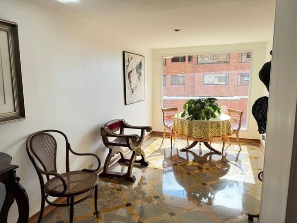 Foto 3 de 12: Apartamento en Los Rosales, Bogotá D.C.