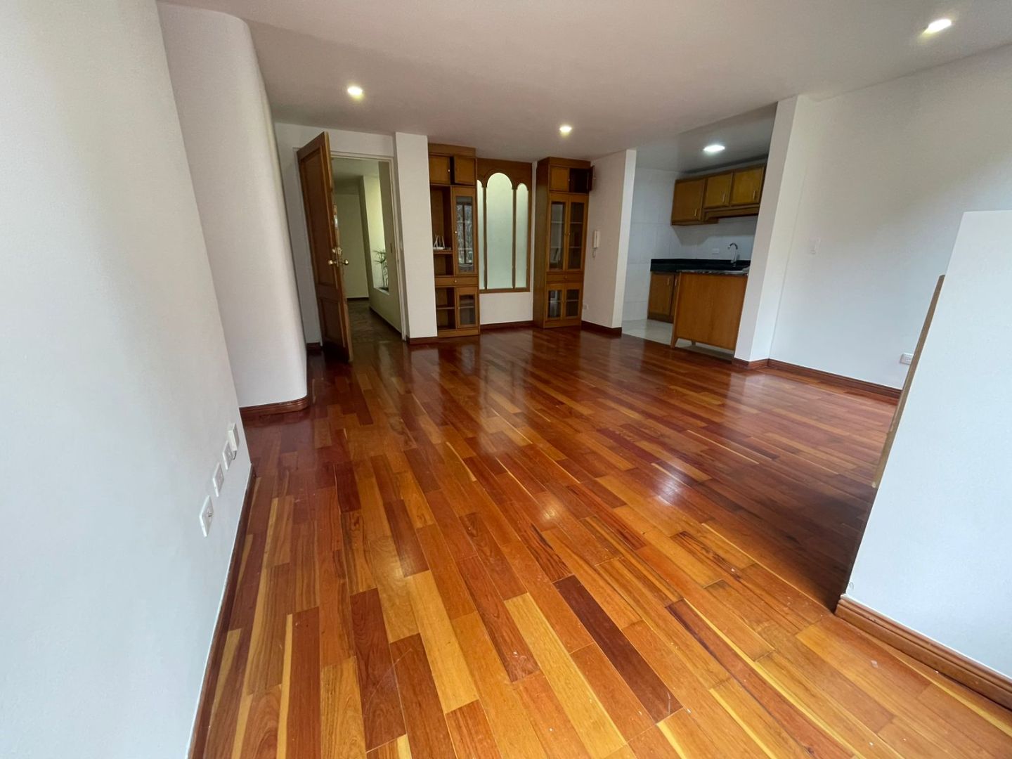 Foto 5 de 16: Apartamento en Los Rosales Emaús, Bogotá D.C.