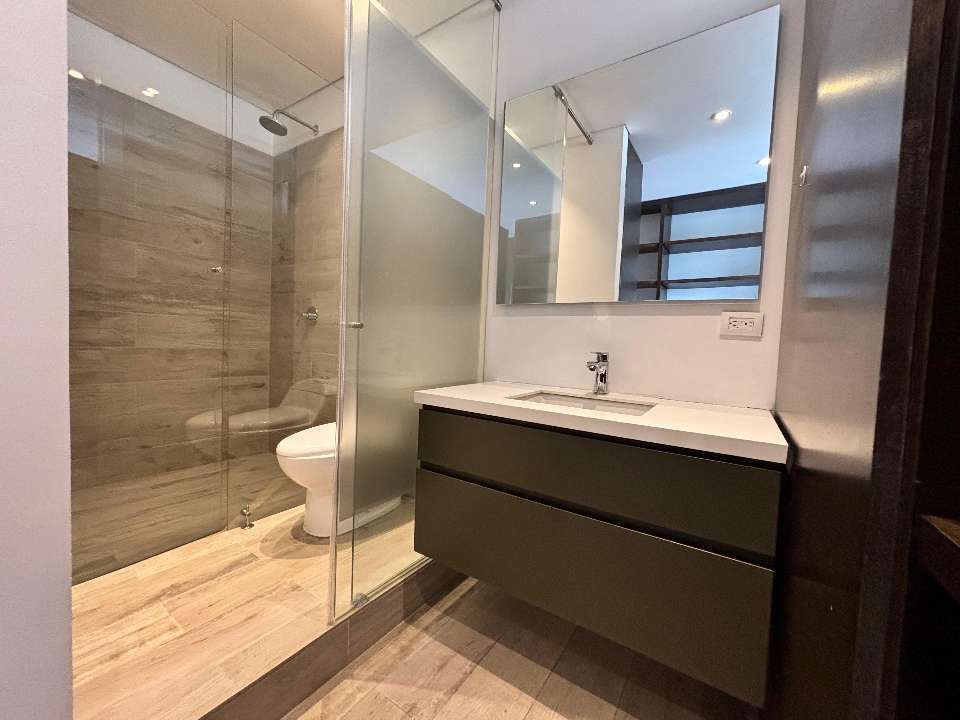 Foto 10 de 14: Apartamento en Los Rosales, Bogotá D.C.