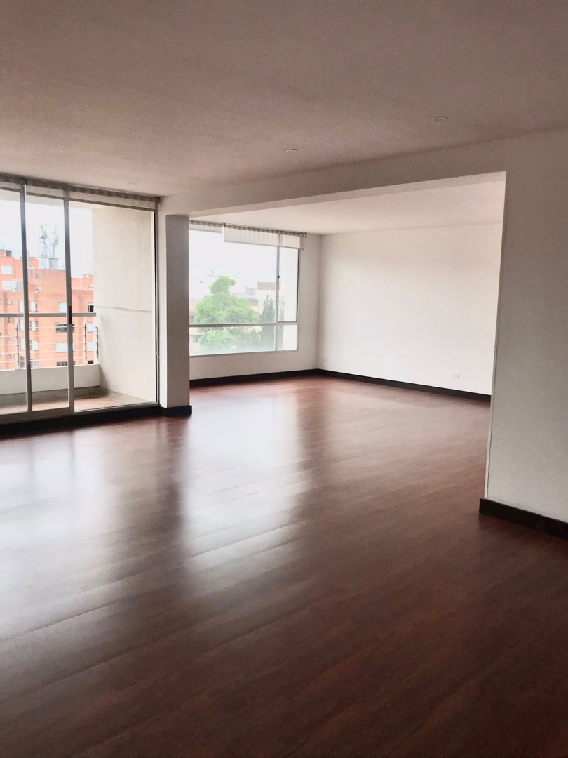Foto 3 de 18: Apartamento en Prados De La Calleja, Bogotá D.C.