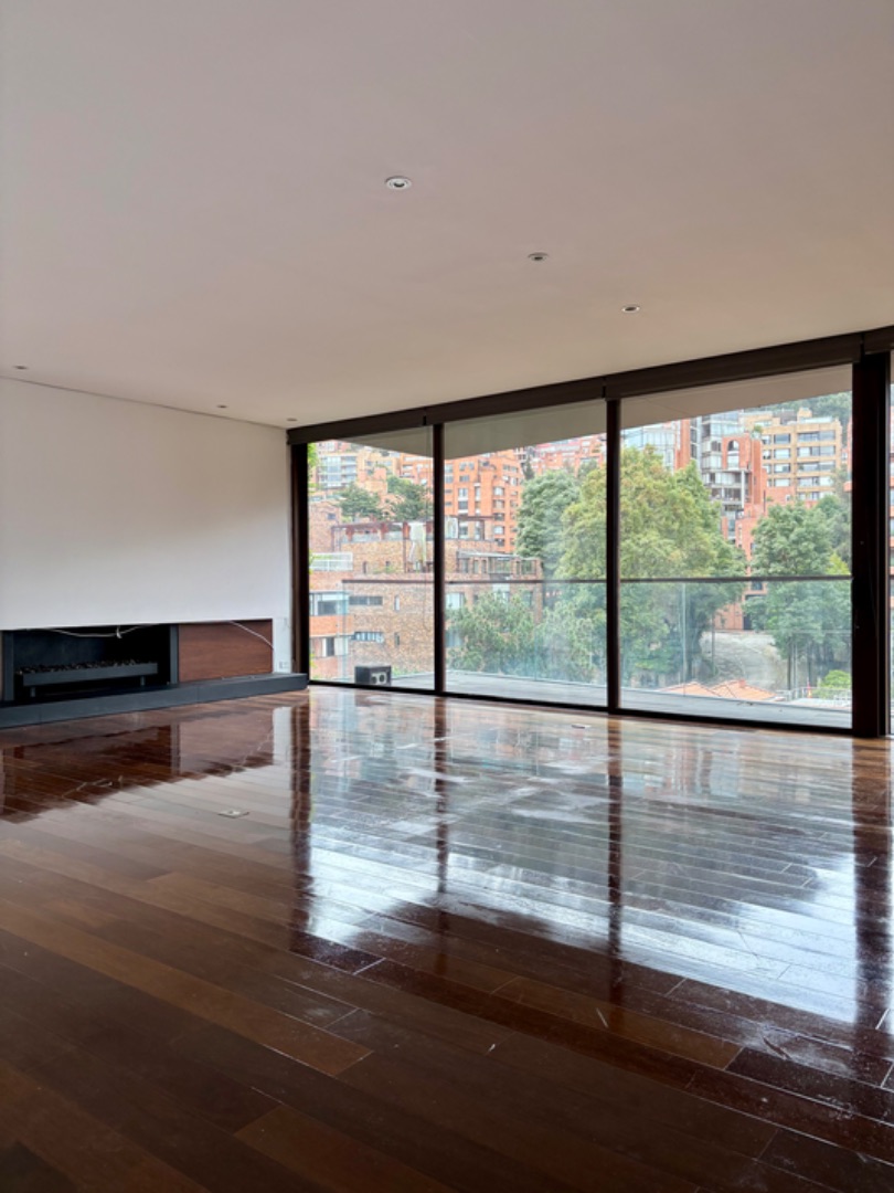 Foto 3 de 14: Apartamento en Los Rosales, Bogotá D.C.