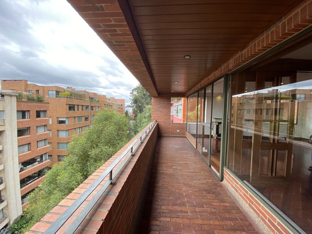 Foto 8 de 11: Apartamento en Los Rosales, Bogotá D.C.