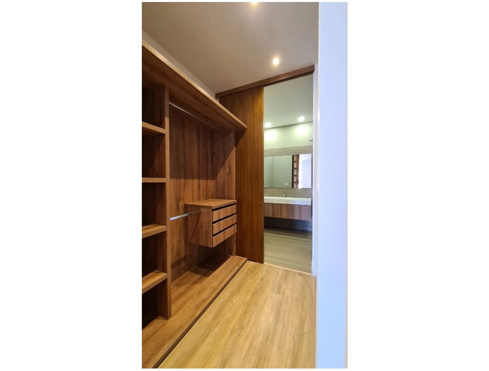 Foto 3 de 10: Apartamento en Molinos Norte, Bogotá D.C.