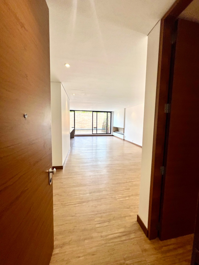 Foto 4 de 20: Apartamento en Cerros De Santa Bárbara, Bogotá D.C.