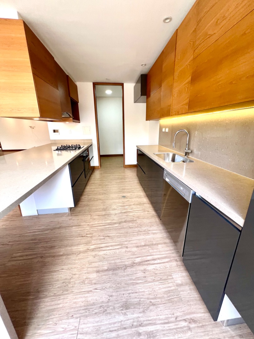 Foto 2 de 20: Apartamento en Cerros De Santa Bárbara, Bogotá D.C.