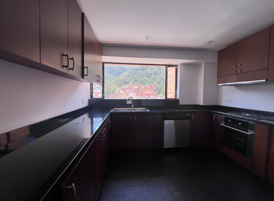 Foto 3 de 9: Apartamento en Los Rosales, Bogotá D.C.