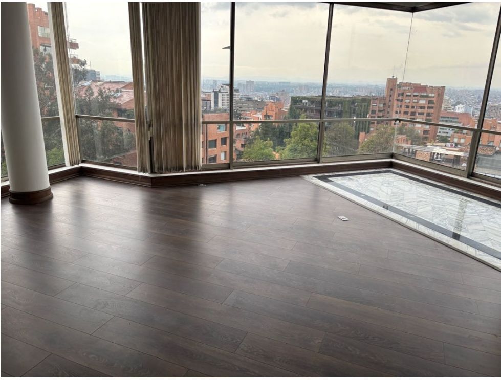 Foto 3 de 10: Apartamento en Los Rosales, Bogotá D.C.