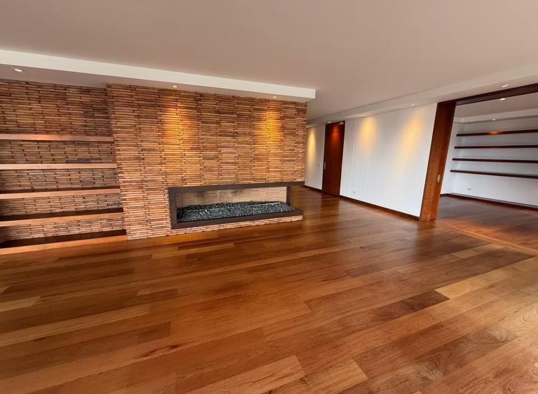Foto 3 de 4: Apartamento en Cerros De Santa Bárbara, Bogotá D.C.