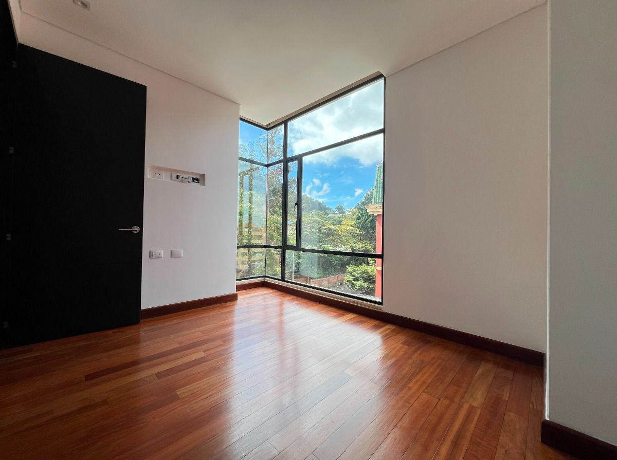 Foto 2 de 10: Apartamento en Los Rosales, Bogotá D.C.