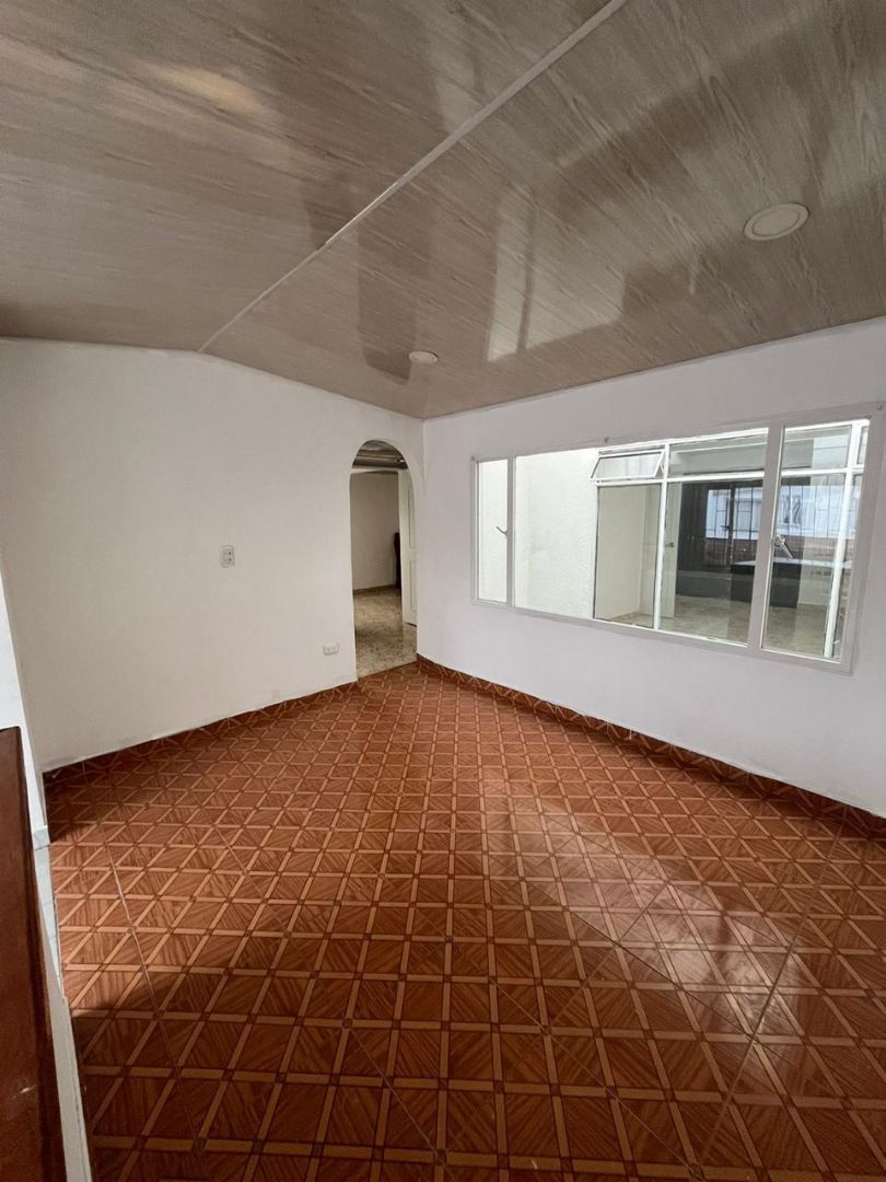 Foto 3 de 20: Casa en Santa Cecilia, Bogotá D.C.