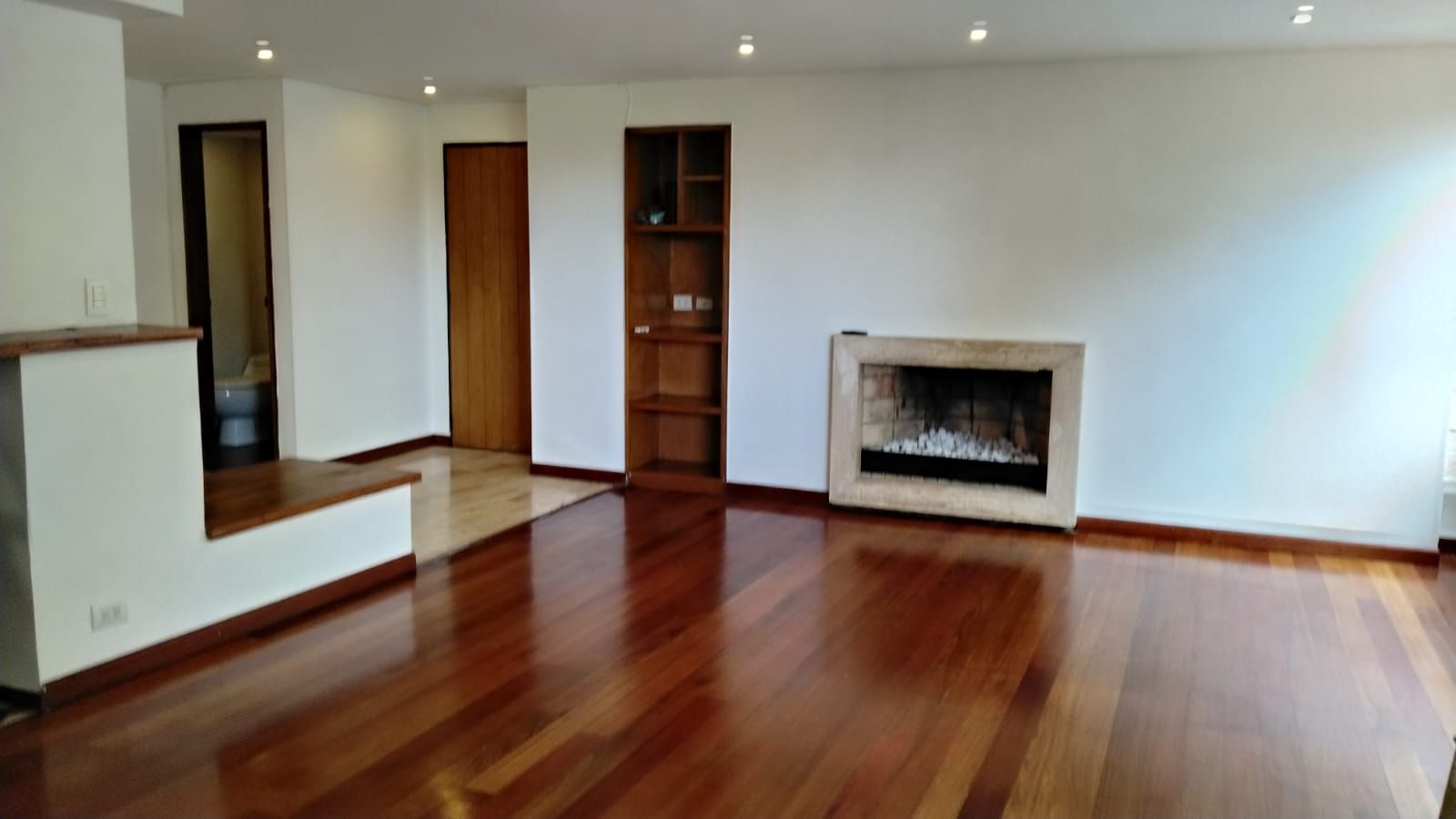 Foto 5 de 6: Apartamento en Los Rosales, Bogotá D.C.