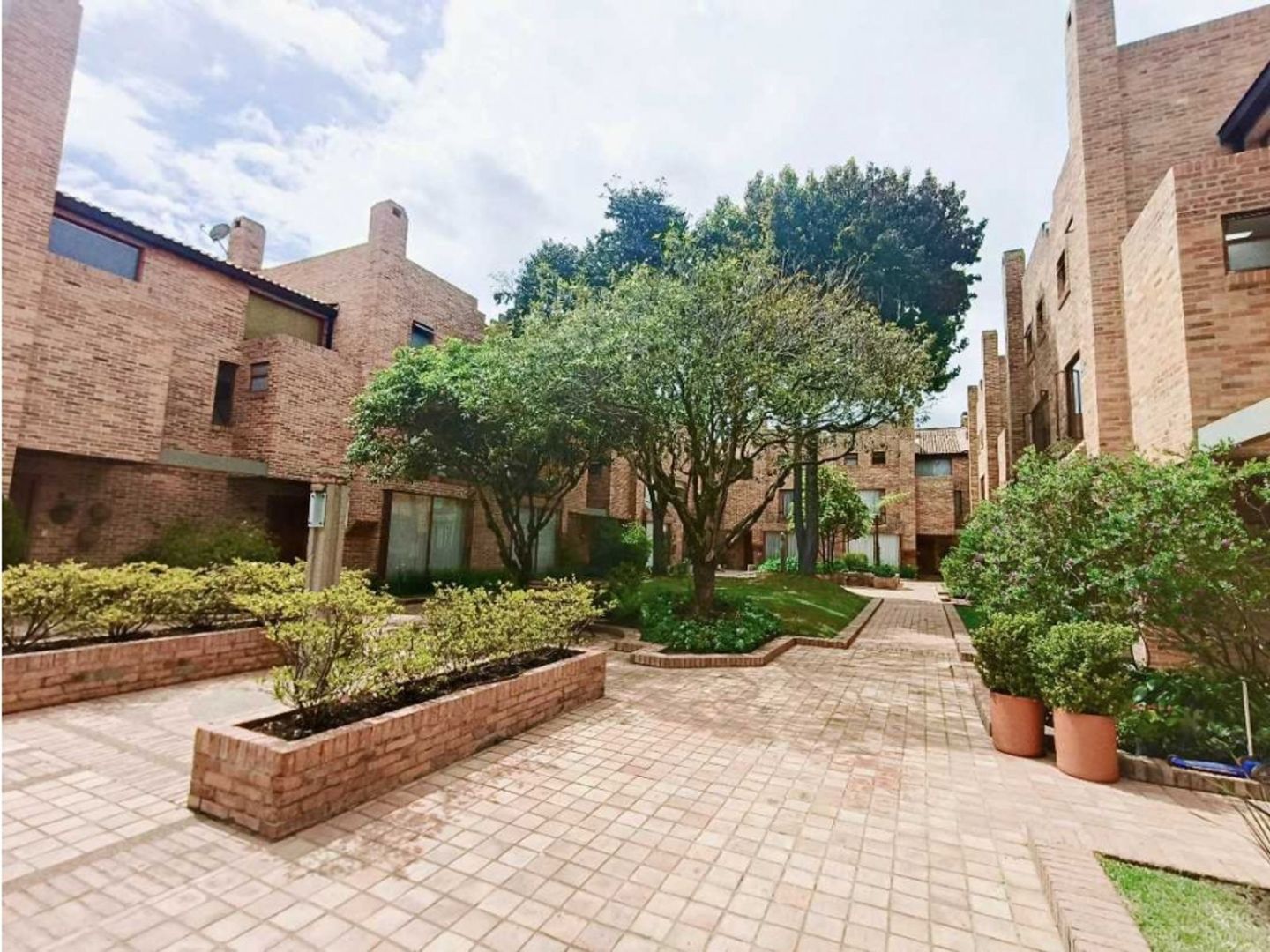 Foto 2 de 20: Casa en Santa Bárbara Central, Bogotá D.C.