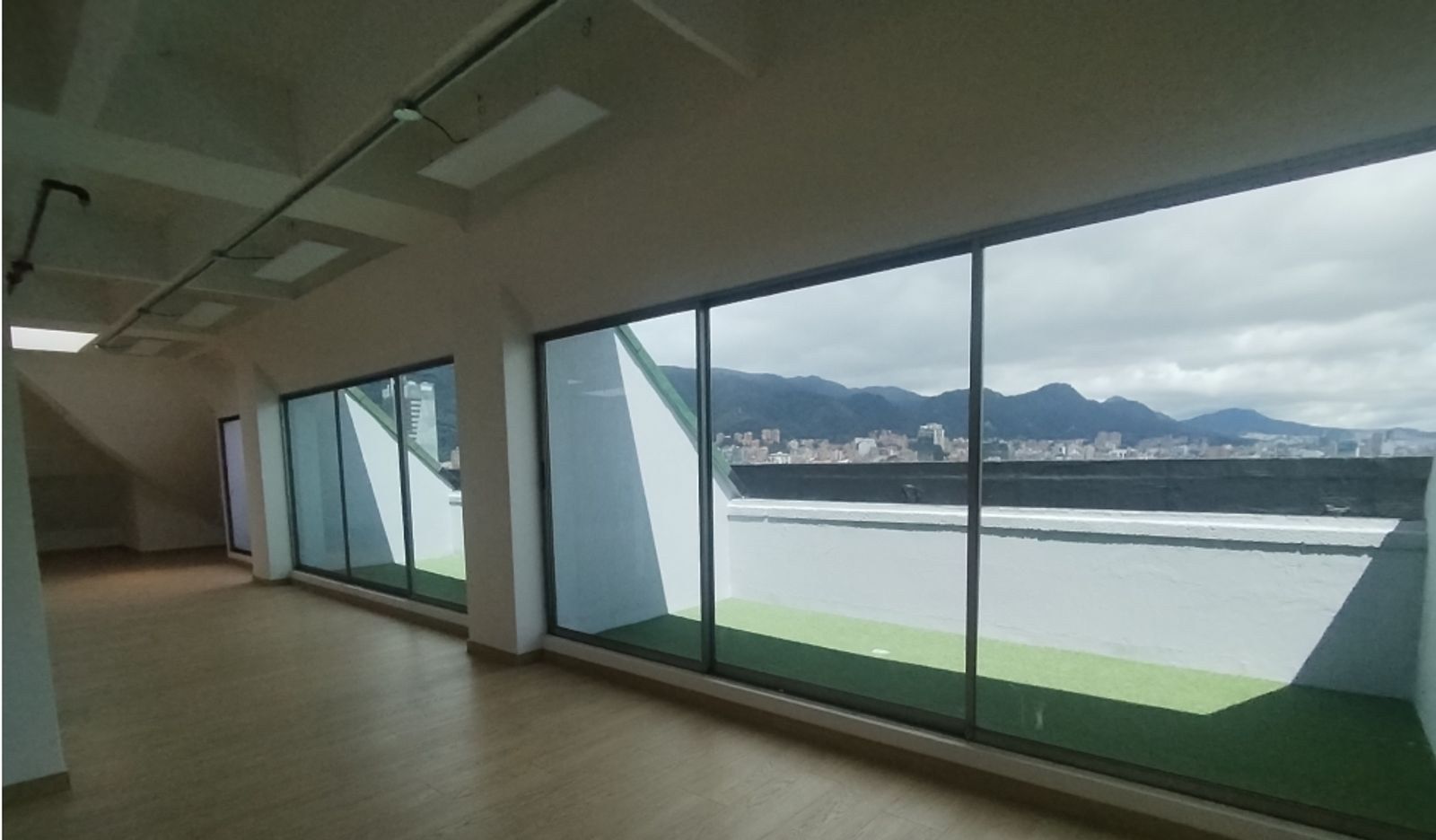 Foto 1 de 20: Oficina en Santa Bibiana, Bogotá D.C.