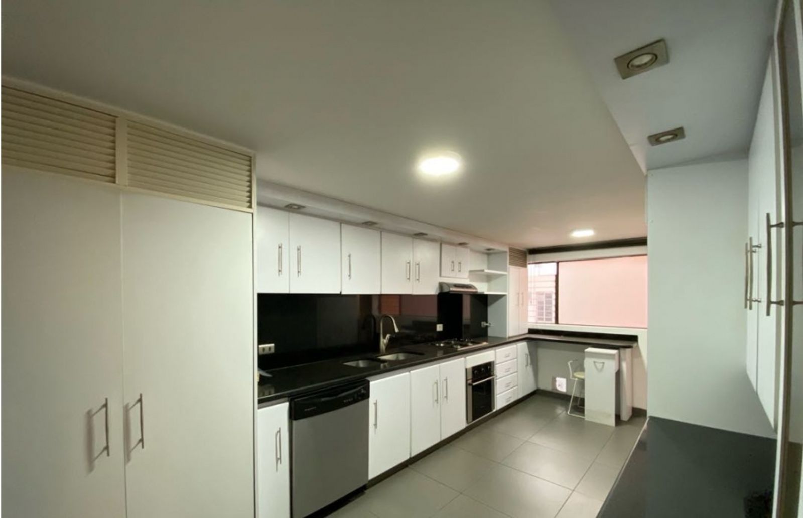 Foto 14 de 20: Apartamento en Cerros De Los Alpes, Bogotá D.C.
