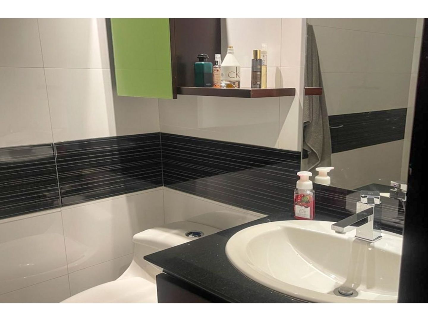 Foto 10 de 12: Apartamento en Santa Bárbara Central, Bogotá D.C.