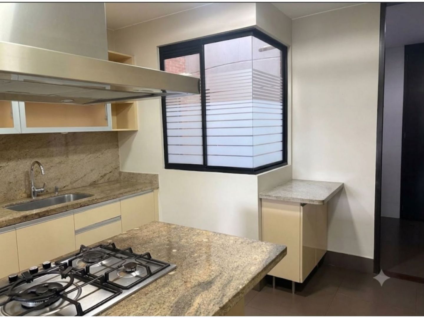 Foto 3 de 10: Apartamento en Pelodo Del Contry, Bogotá D.C.